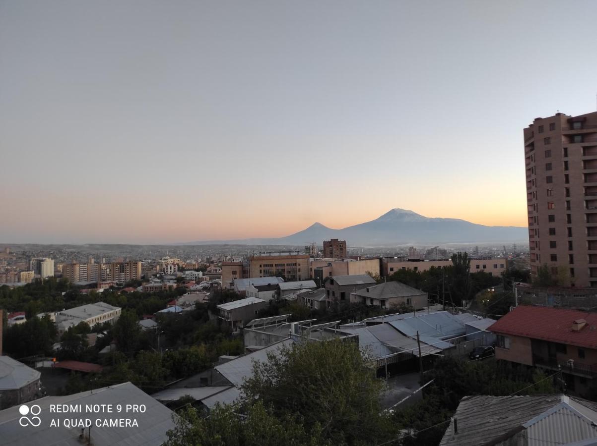 Homestay At City Center Yerevan Bagian luar foto