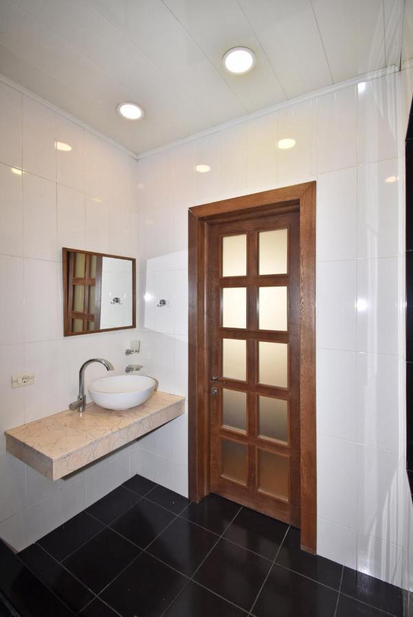 Homestay At City Center Yerevan Bagian luar foto