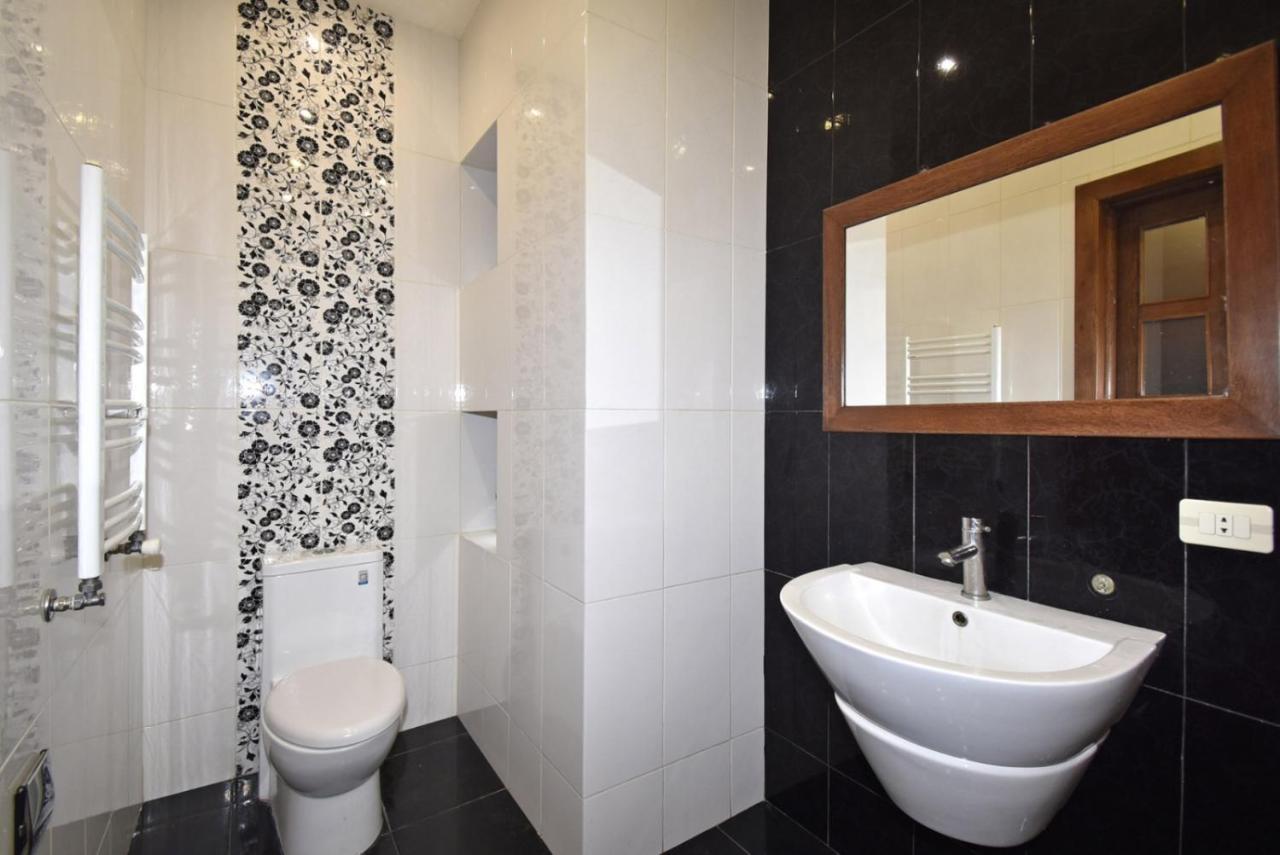 Homestay At City Center Yerevan Bagian luar foto