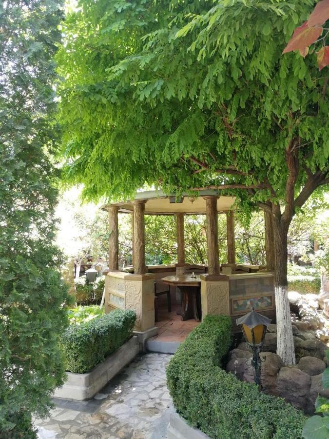 Homestay At City Center Yerevan Bagian luar foto